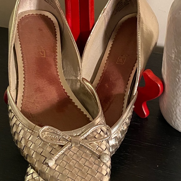Sperry Gold Flats - Picture 2 of 2